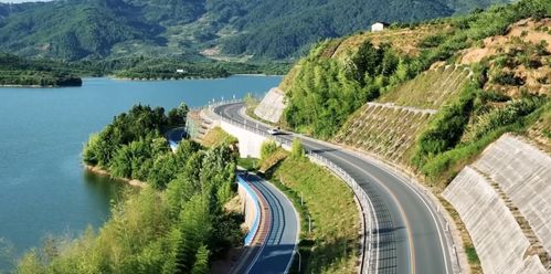 醉美宁德古田环湖公路 青山绿水间的铁路风光画卷